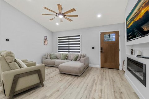 Купить виллу или дом в Даннеллон, Флорида 9 комнат, 128.58м2, № 2150752 - фото 22