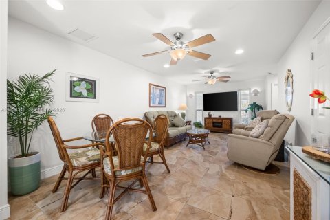 Copropriété à vendre à Cape Coral, Floride: 2 chambres, 94.3 m2 № 1995142 - photo 13