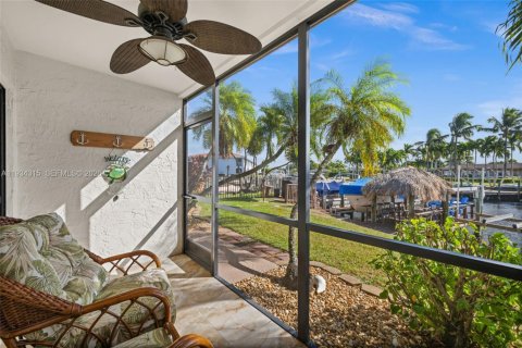 Copropriété à vendre à Cape Coral, Floride: 2 chambres, 94.3 m2 № 1995142 - photo 12
