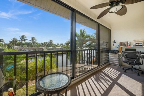 Copropriété à vendre à Cape Coral, Floride: 2 chambres, 94.3 m2 № 1995142 - photo 23
