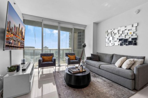 Condo in Miami, Florida, 2 bedrooms  № 2242537 - photo 3
