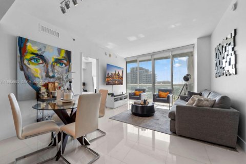 Condo in Miami, Florida, 2 bedrooms  № 2242537 - photo 6