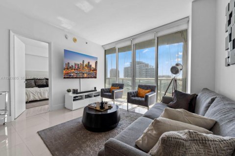 Condo in Miami, Florida, 2 bedrooms  № 2242537 - photo 4