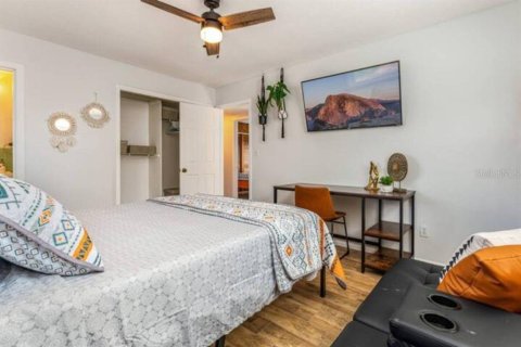 Apartamento en alquiler en Orlando, Florida, 3 dormitorios, 20.16 m2 № 565475 - foto 2