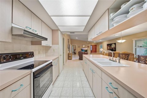 House in Tampa, Florida 3 bedrooms, 164.07 sq.m. № 2388525 - photo 13