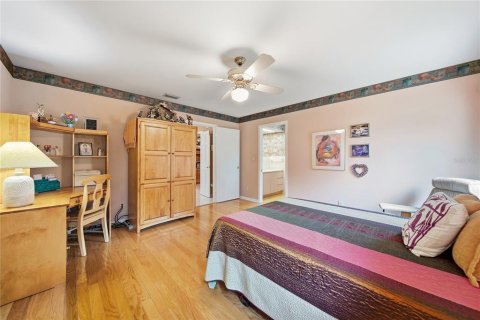 House in Tampa, Florida 3 bedrooms, 164.07 sq.m. № 2388525 - photo 24