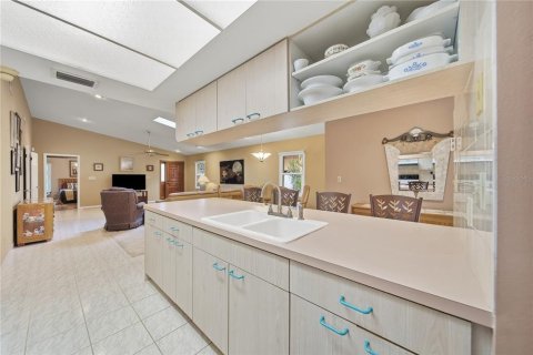 House in Tampa, Florida 3 bedrooms, 164.07 sq.m. № 2388525 - photo 14