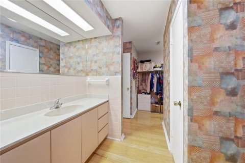 House in Tampa, Florida 3 bedrooms, 164.07 sq.m. № 2388525 - photo 26
