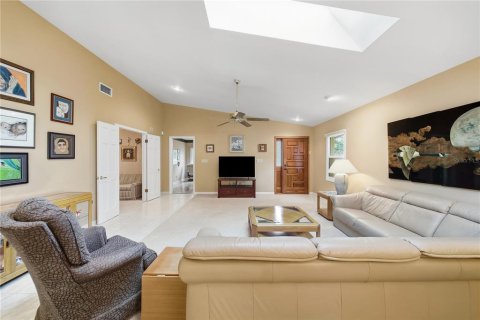 House in Tampa, Florida 3 bedrooms, 164.07 sq.m. № 2388525 - photo 11