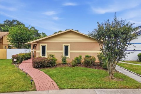 House in Tampa, Florida 3 bedrooms, 164.07 sq.m. № 2388525 - photo 7