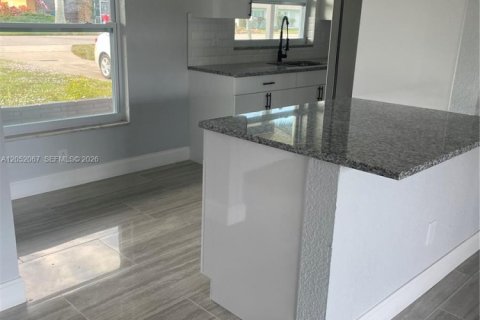 Casa en venta en Cape Coral, Florida, 3 dormitorios, 122.17 m2 № 2253953 - foto 11
