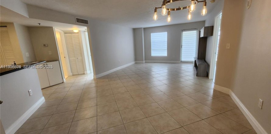 Condo in Miami, Florida, 2 bedrooms  № 1994663