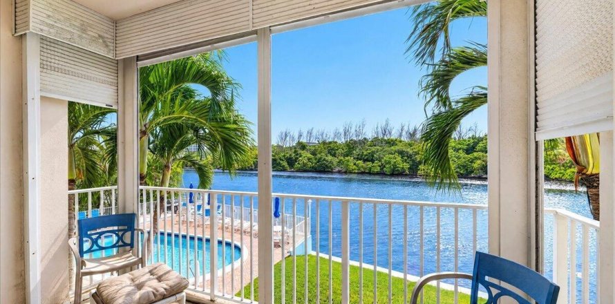Condominio en Deerfield Beach, Florida, 2 dormitorios  № 2423456