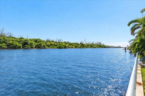 Condominio en venta en Deerfield Beach, Florida, 2 dormitorios, 88.26 m2 № 2423456 - foto 18