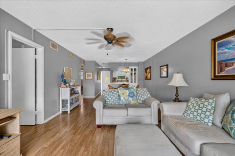 Condominio en venta en Deerfield Beach, Florida, 2 dormitorios, 88.26 m2 № 2423456 - foto 8