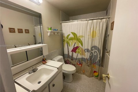 Condominio en alquiler en Hollywood, Florida, 2 dormitorios, 104.05 m2 № 2184717 - foto 8