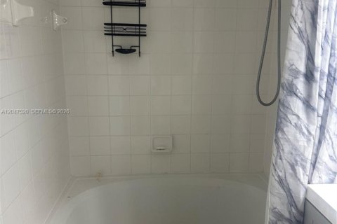 Copropriété à louer à Aventura, Floride: 1 chambre, 79.8 m2 № 2283036 - photo 13