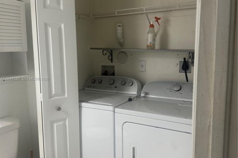 Copropriété à louer à Aventura, Floride: 1 chambre, 79.8 m2 № 2283036 - photo 11