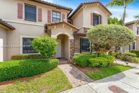 Townhouse in Homestead, Florida 2 bedrooms, 132.11 sq.m. № 1777791 - photo 1