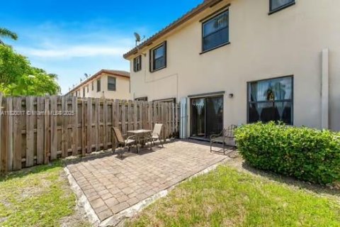 Townhouse in Homestead, Florida 2 bedrooms, 132.11 sq.m. № 1777791 - photo 21