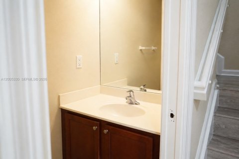 Copropriété à louer à Doral, Floride: 2 chambres, 104.14 m2 № 2153982 - photo 13
