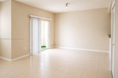 Copropriété à louer à Doral, Floride: 2 chambres, 104.14 m2 № 2153982 - photo 4