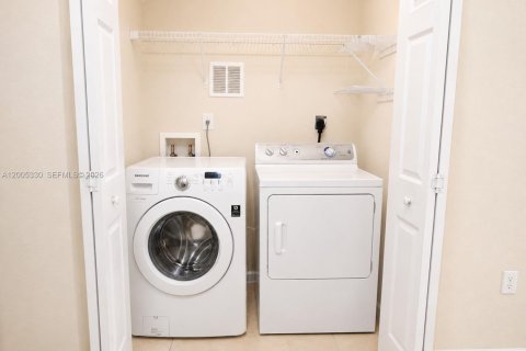 Copropriété à louer à Doral, Floride: 2 chambres, 104.14 m2 № 2153982 - photo 9