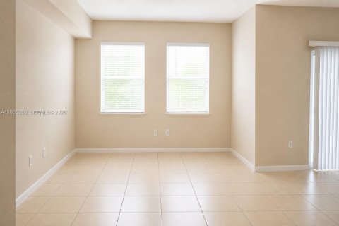 Copropriété à louer à Doral, Floride: 2 chambres, 104.14 m2 № 2153982 - photo 3
