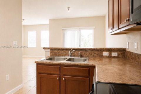 Copropriété à louer à Doral, Floride: 2 chambres, 104.14 m2 № 2153982 - photo 8