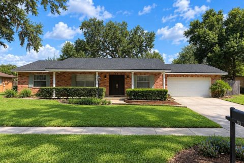 House in Orlando, Florida 4 bedrooms, 175.21 sq.m. № 2399018