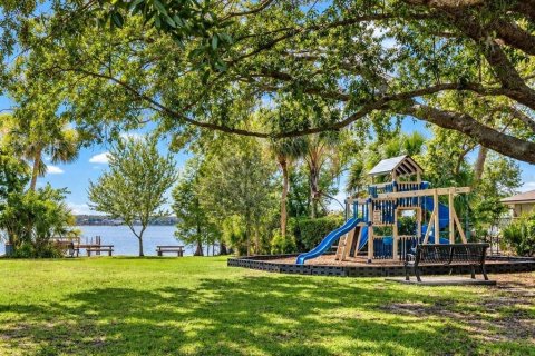 House in Orlando, Florida 4 bedrooms, 175.21 sq.m. № 2399018 - photo 24