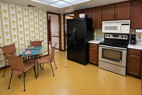 House in Orlando, Florida 4 bedrooms, 175.21 sq.m. № 2399018 - photo 7