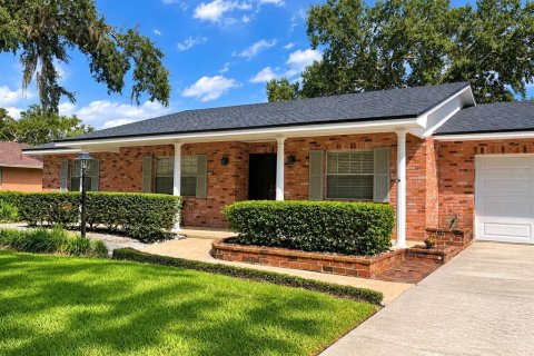 House in Orlando, Florida 4 bedrooms, 175.21 sq.m. № 2399018 - photo 2