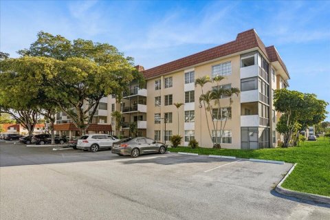 Copropriété à vendre à Lauderhill, Floride: 2 chambres, 94.39 m2 № 2087868 - photo 2