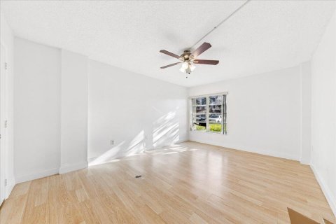 Copropriété à vendre à Lauderhill, Floride: 2 chambres, 94.39 m2 № 2087868 - photo 10
