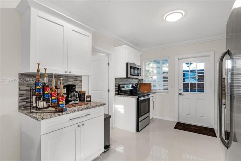 House in Homestead, Florida 4 bedrooms, 199.74 sq.m. № 2069671 - photo 8