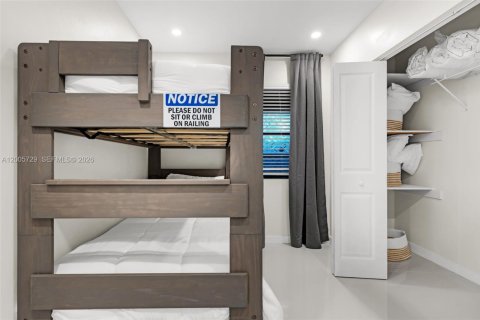 House in Homestead, Florida 4 bedrooms, 199.74 sq.m. № 2069671 - photo 29