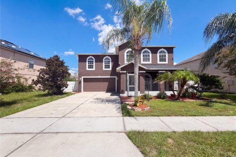 House in Winter Haven, Florida 5 bedrooms, 348.94 sq.m. № 2315155