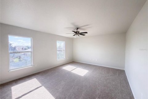 House in Winter Haven, Florida 5 bedrooms, 348.94 sq.m. № 2315155 - photo 14
