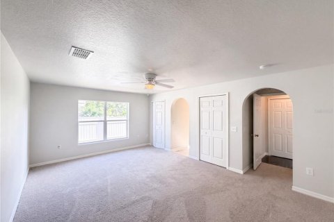 House in Winter Haven, Florida 5 bedrooms, 348.94 sq.m. № 2315155 - photo 13