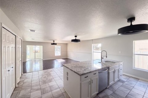House in Winter Haven, Florida 5 bedrooms, 348.94 sq.m. № 2315155 - photo 8