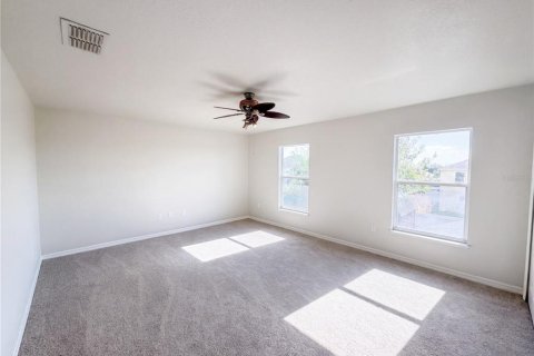 House in Winter Haven, Florida 5 bedrooms, 348.94 sq.m. № 2315155 - photo 15