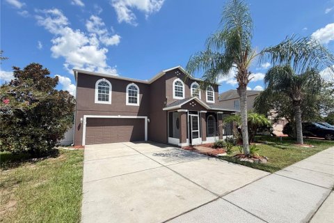House in Winter Haven, Florida 5 bedrooms, 348.94 sq.m. № 2315155 - photo 2