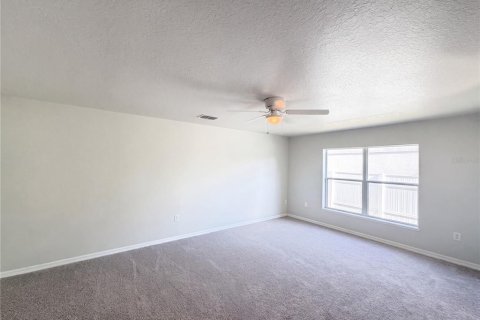 House in Winter Haven, Florida 5 bedrooms, 348.94 sq.m. № 2315155 - photo 12