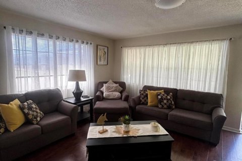 Condo in West Palm Beach, Florida, 1 bedroom  № 2378862 - photo 7