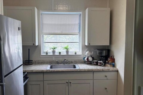 Condo in West Palm Beach, Florida, 1 bedroom  № 2378862 - photo 2
