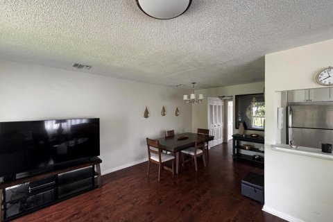 Condo in West Palm Beach, Florida, 1 bedroom  № 2378862 - photo 15