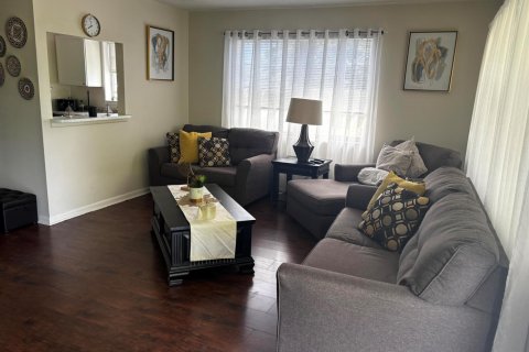 Condo in West Palm Beach, Florida, 1 bedroom  № 2378862 - photo 3