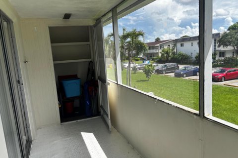 Condo in West Palm Beach, Florida, 1 bedroom  № 2378862 - photo 10