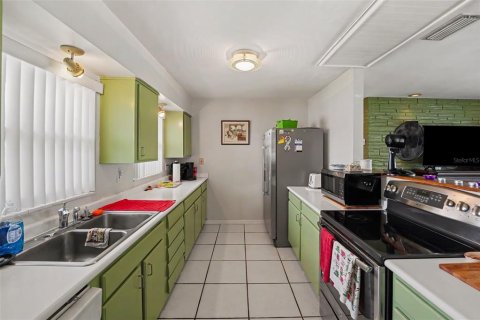 Купить виллу или дом в Семинол, Флорида 3 комнаты, 95.88м2, № 2149757 - фото 5